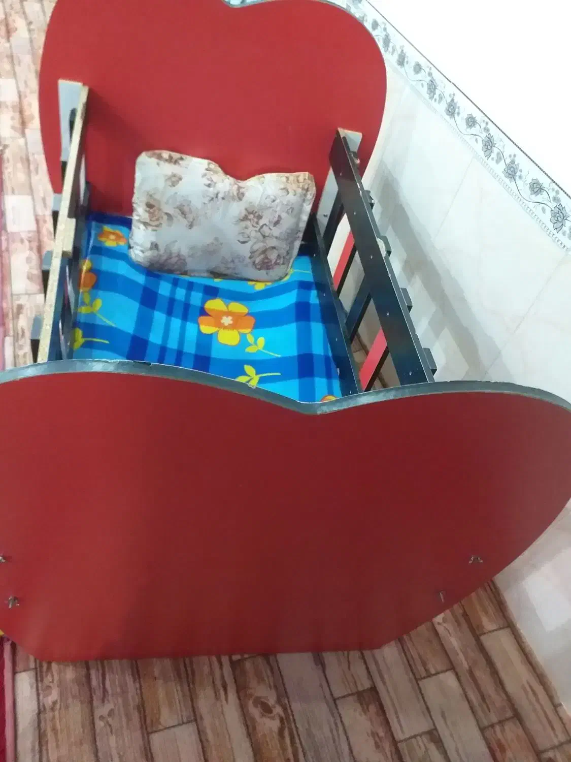 تخت خواب بچه ۱میلیون|تخت و سرویس خواب|قروه, |دیوار