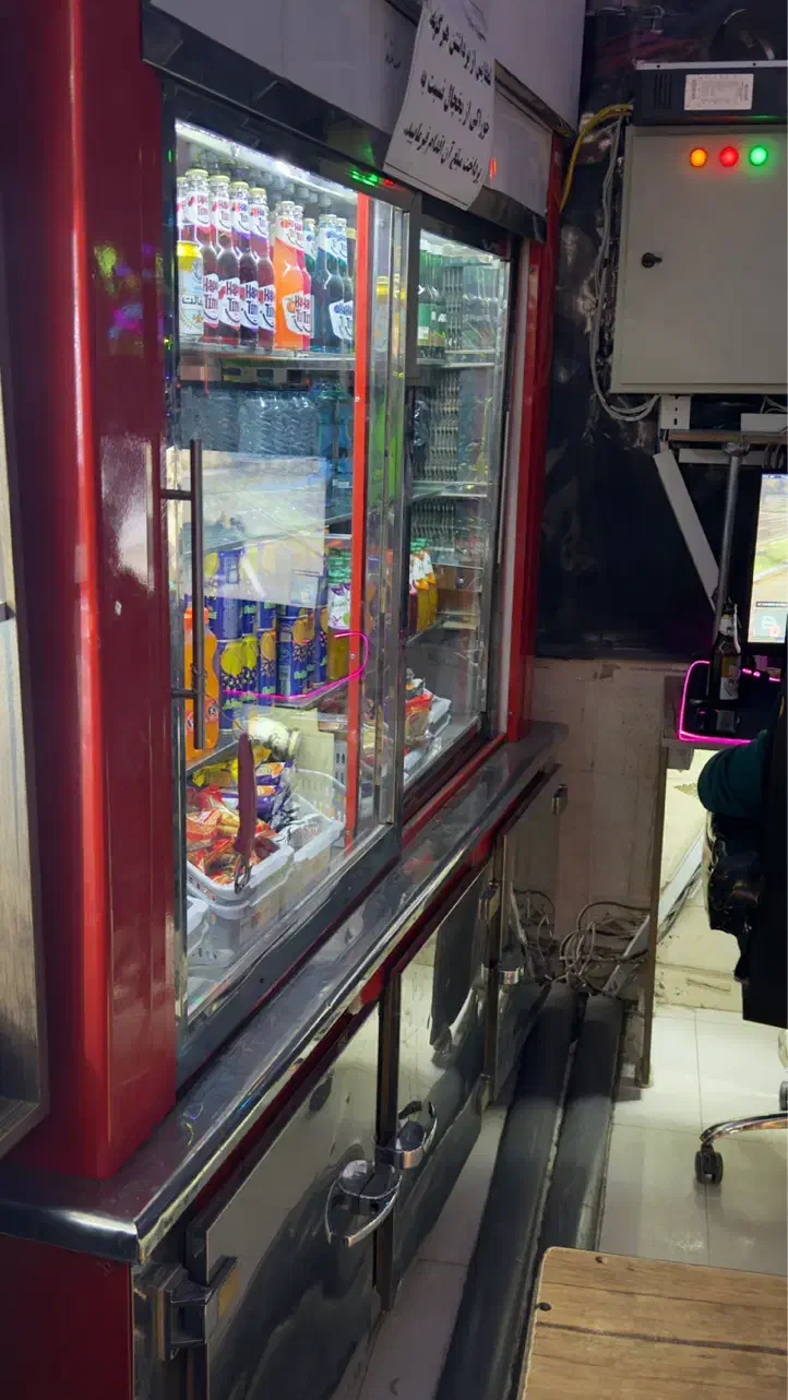 یخچال بزرگ ویترینی درب کشویی|یخچال و فریزر|کاشان, گبرها|دیوار