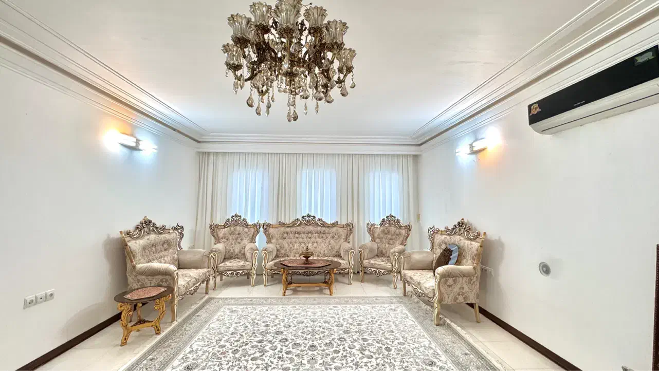 فروش مبل به دلیل جابجایی|مبلمان خانگی و میز عسلی|کاشان, امیرکبیر|دیوار