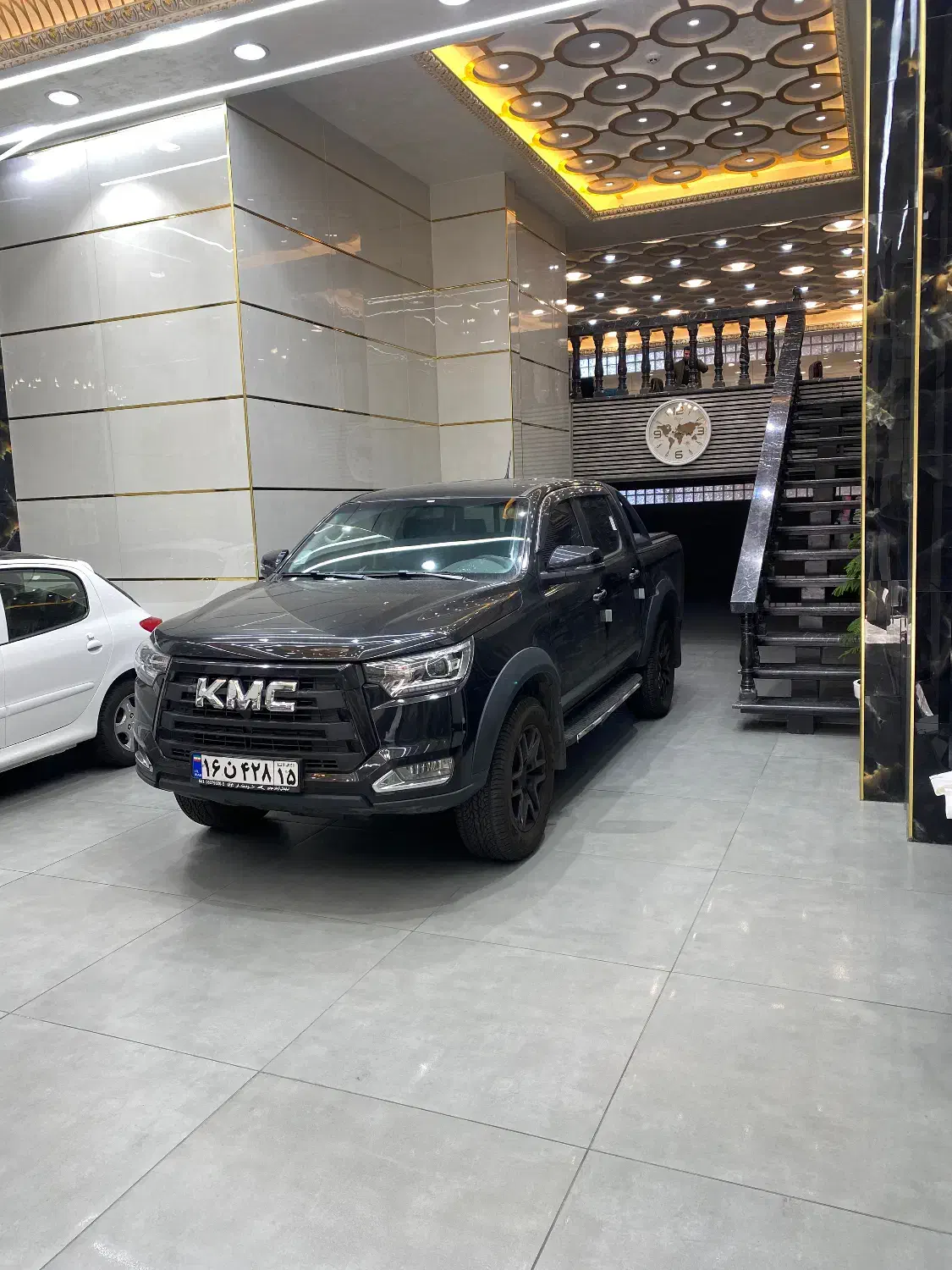 کی ام سی t8 مدل1403 بدون رنگ به رویت خشک|خودرو سواری و وانت|تبریز, |دیوار