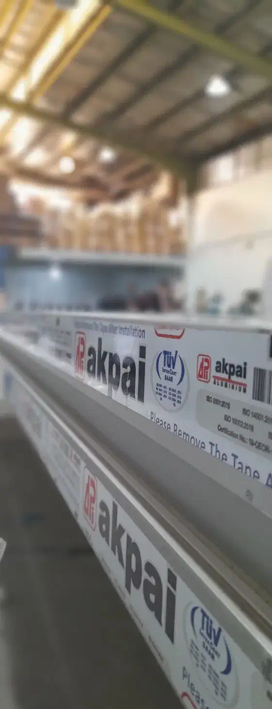 تولیددرب وپنجره آلومینیومی.کرکره برقی.و خدمات|مصالح و تجهیزات ساختمان|اصفهان, شفق|دیوار