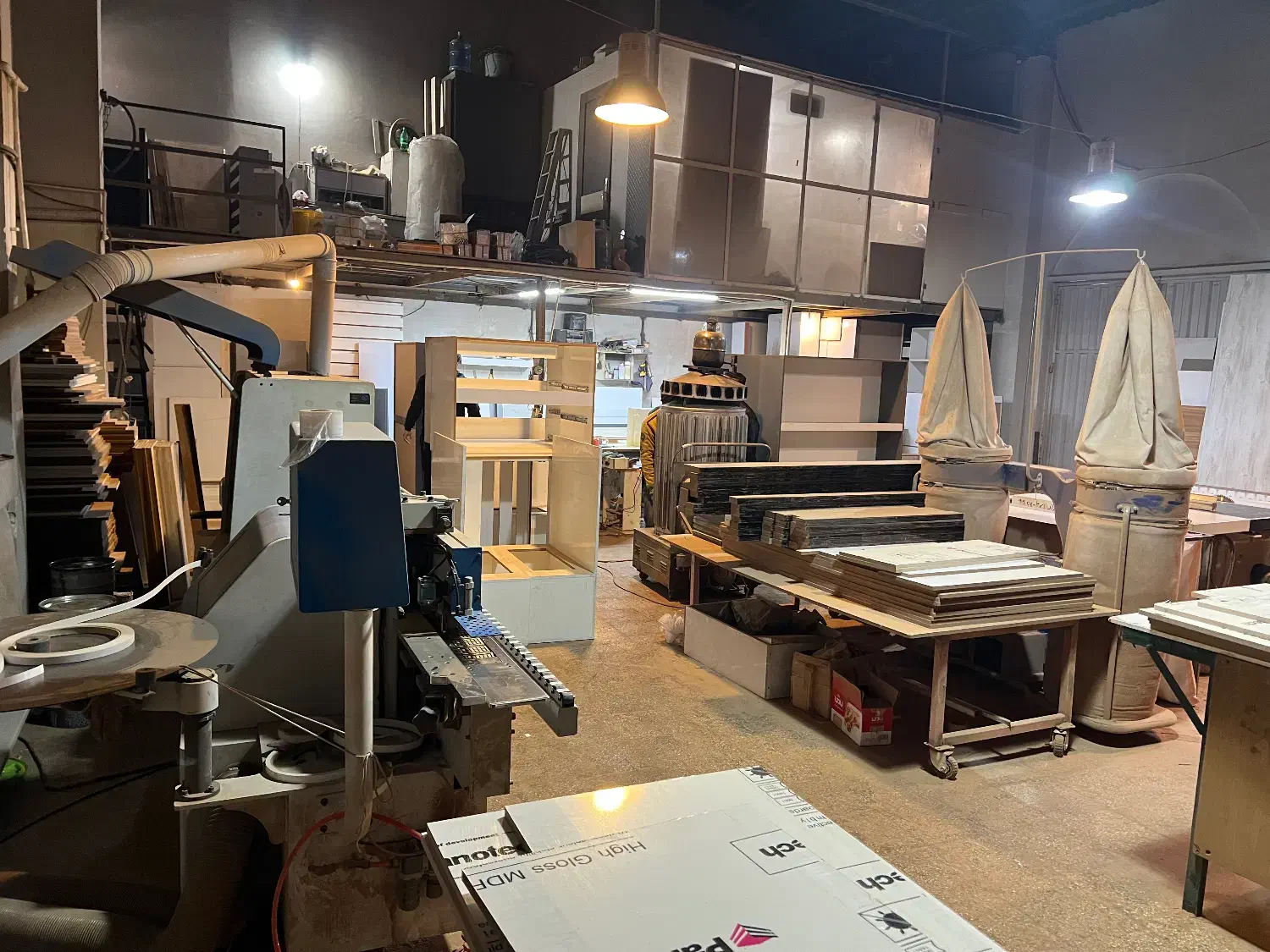 کارگر ماهر وساده جهت کابینت سازی با حقوق مکفی|استخدام صنعتی، فنی، مهندسی|تهران, حکیمیه|دیوار