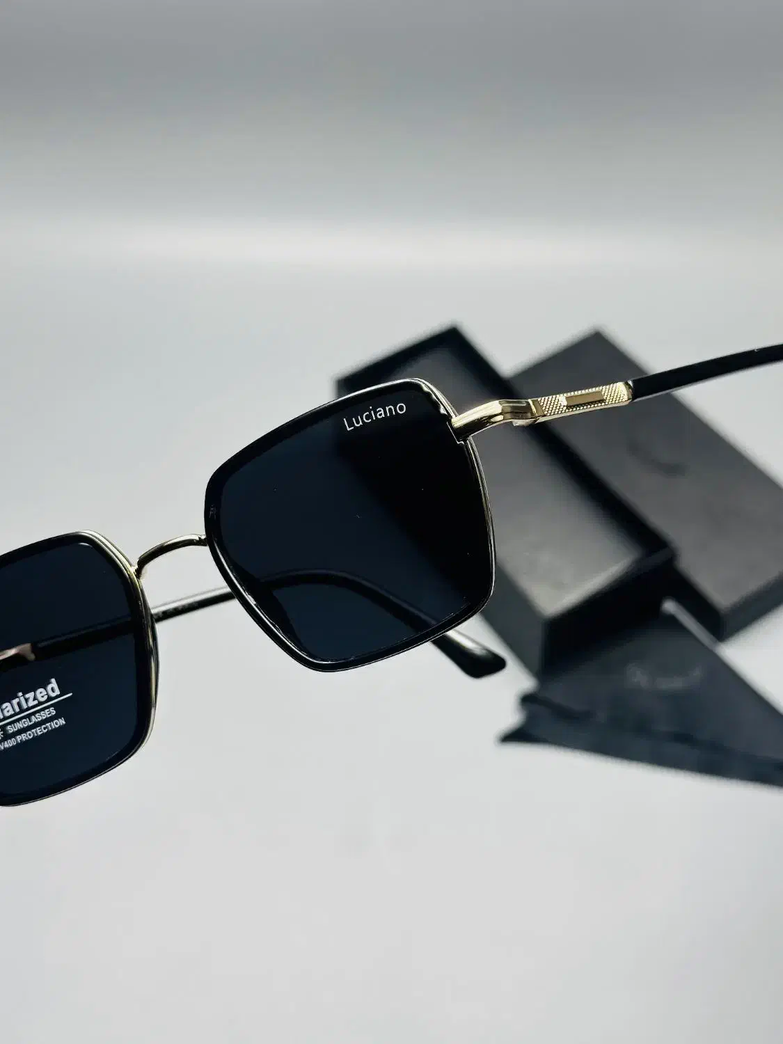 عینک لوسیانو|بدلیجات|مشهد, چهارچشمه|دیوار