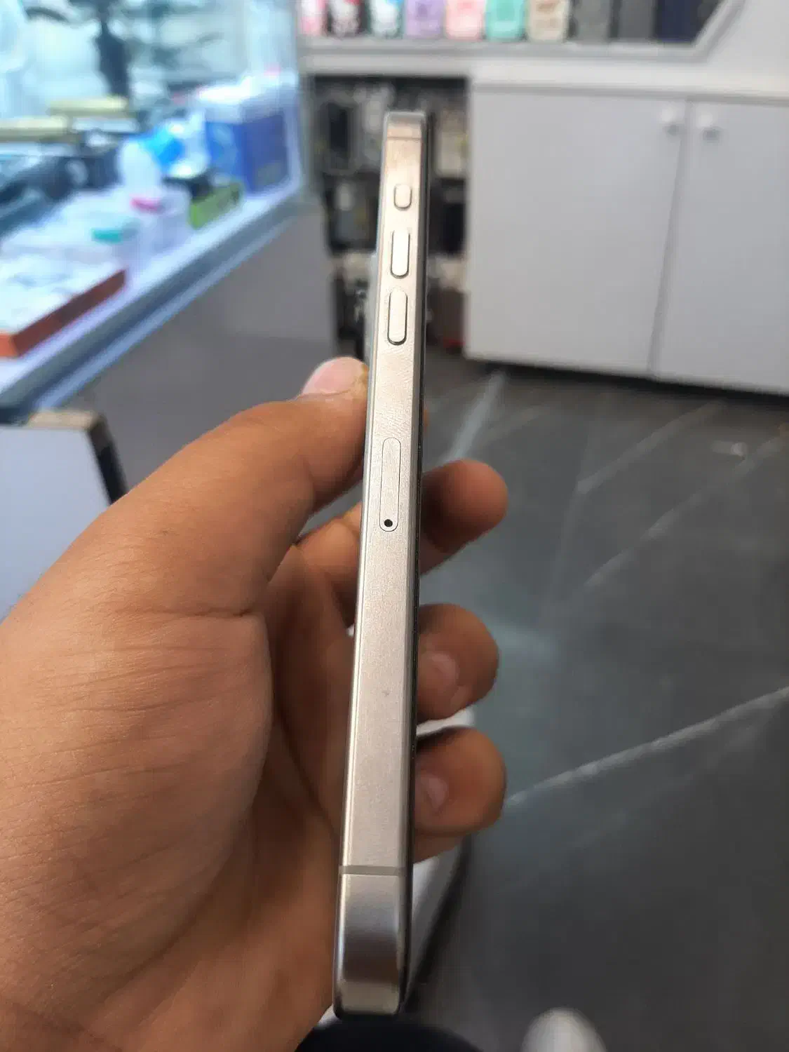 آیفون 15 پرومکس رنگ تیتانیوم بسیار تمیز|موبایل|مشهد, پورسینا|دیوار