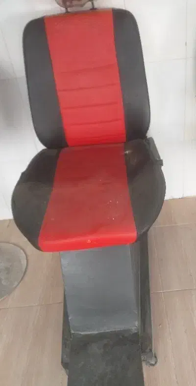 صندلی|آرایشگاه و سالن‌های زیبایی|ایلام, |دیوار