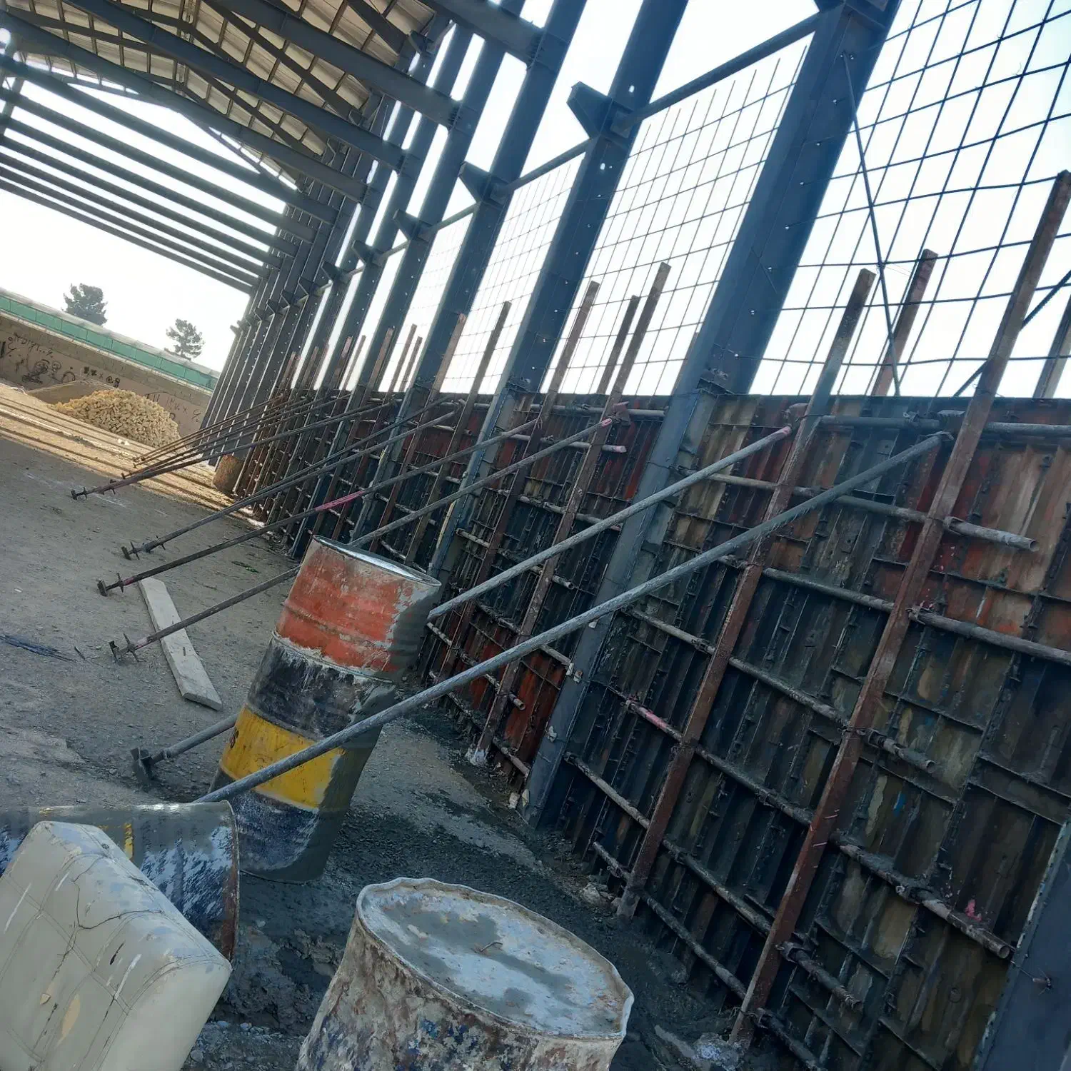 آرموتور بند ی وقالب بندی کارهای شرکتی صنعتی|خدمات پیشه و مهارت|نسیم‌شهر, |دیوار