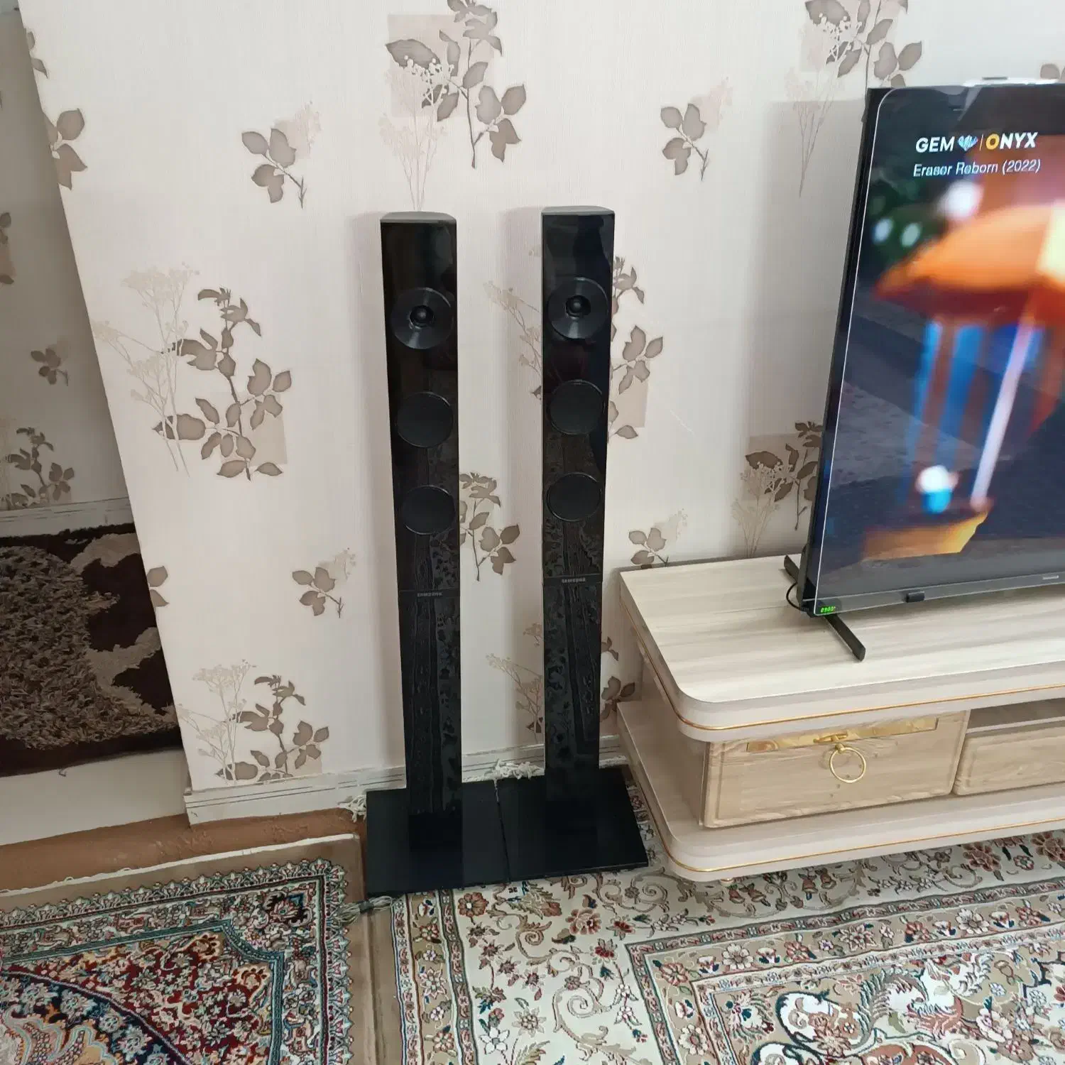 تلوزیون 46اینچ|تلویزیون و پروژکتور|شاندیز, |دیوار