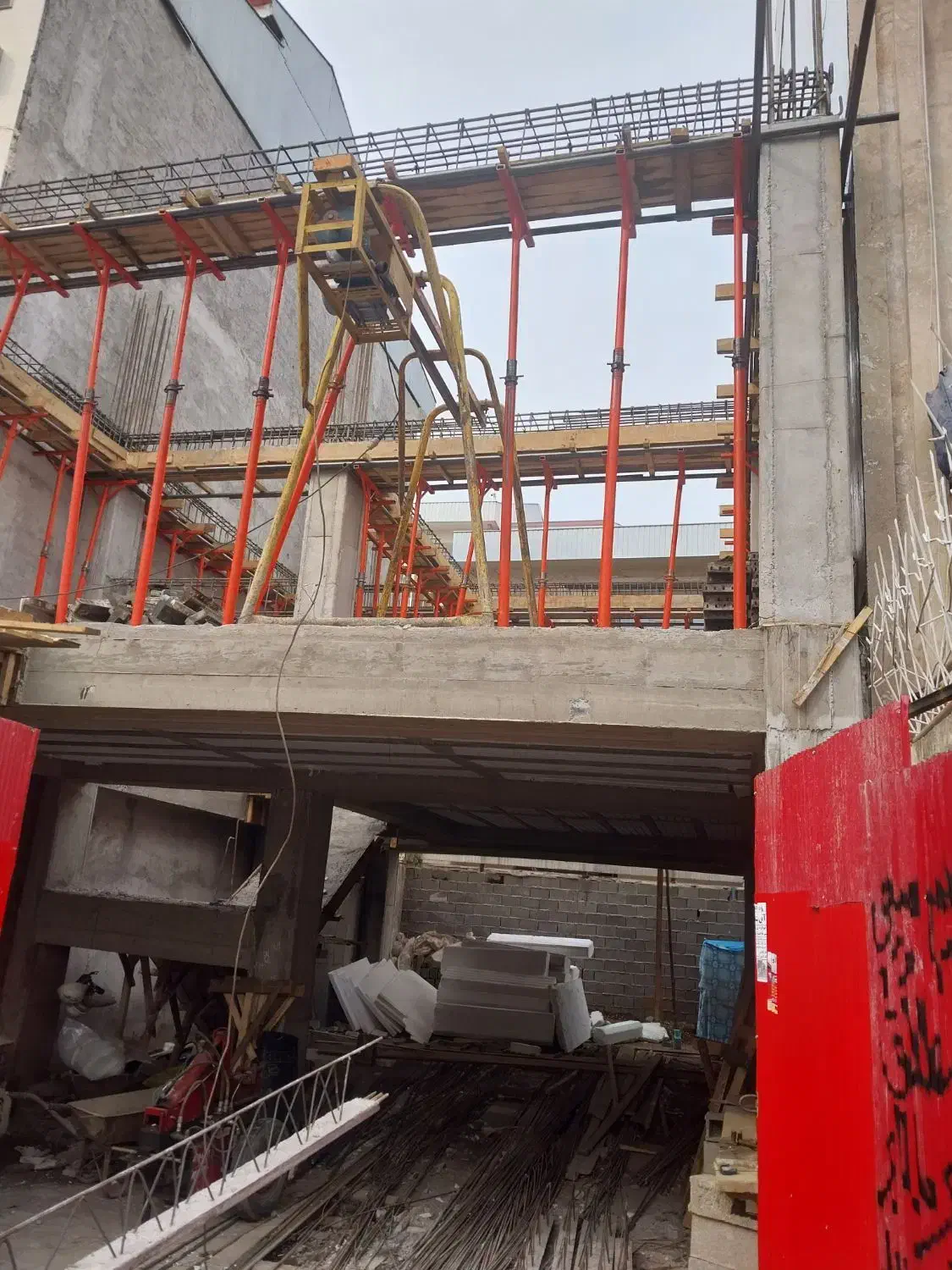 پیمانکاری با ابزار|خدمات پیشه و مهارت|رشت, لاکان|دیوار