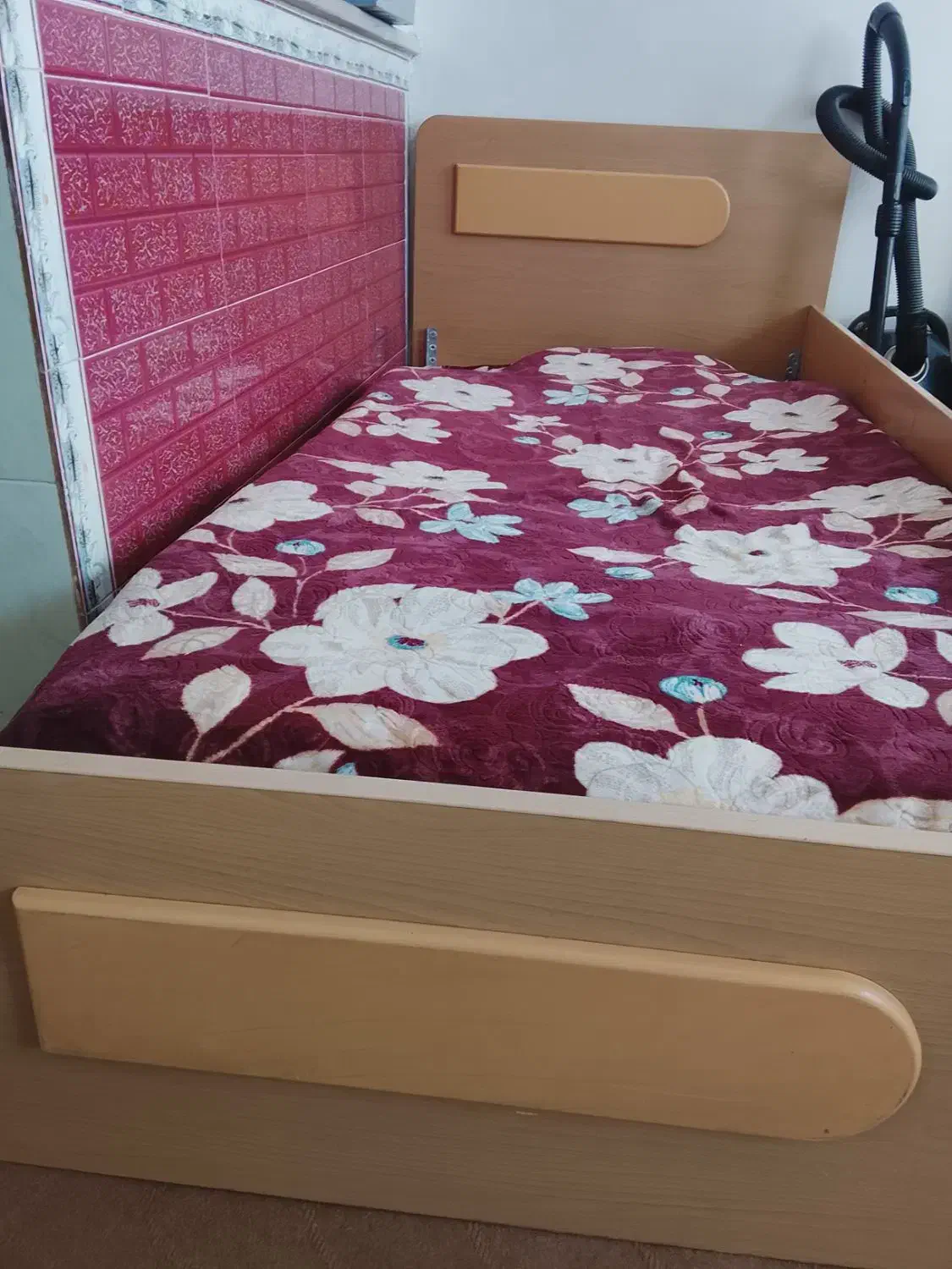 تخت تک نفره|تخت و سرویس خواب|مراغه, |دیوار