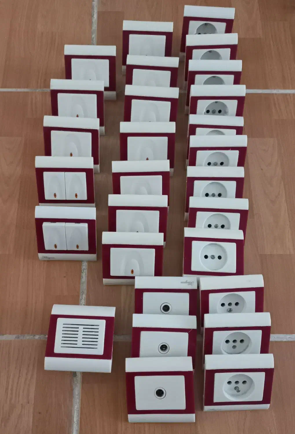 کلید پریز|مصالح و تجهیزات ساختمان|سمنان, |دیوار