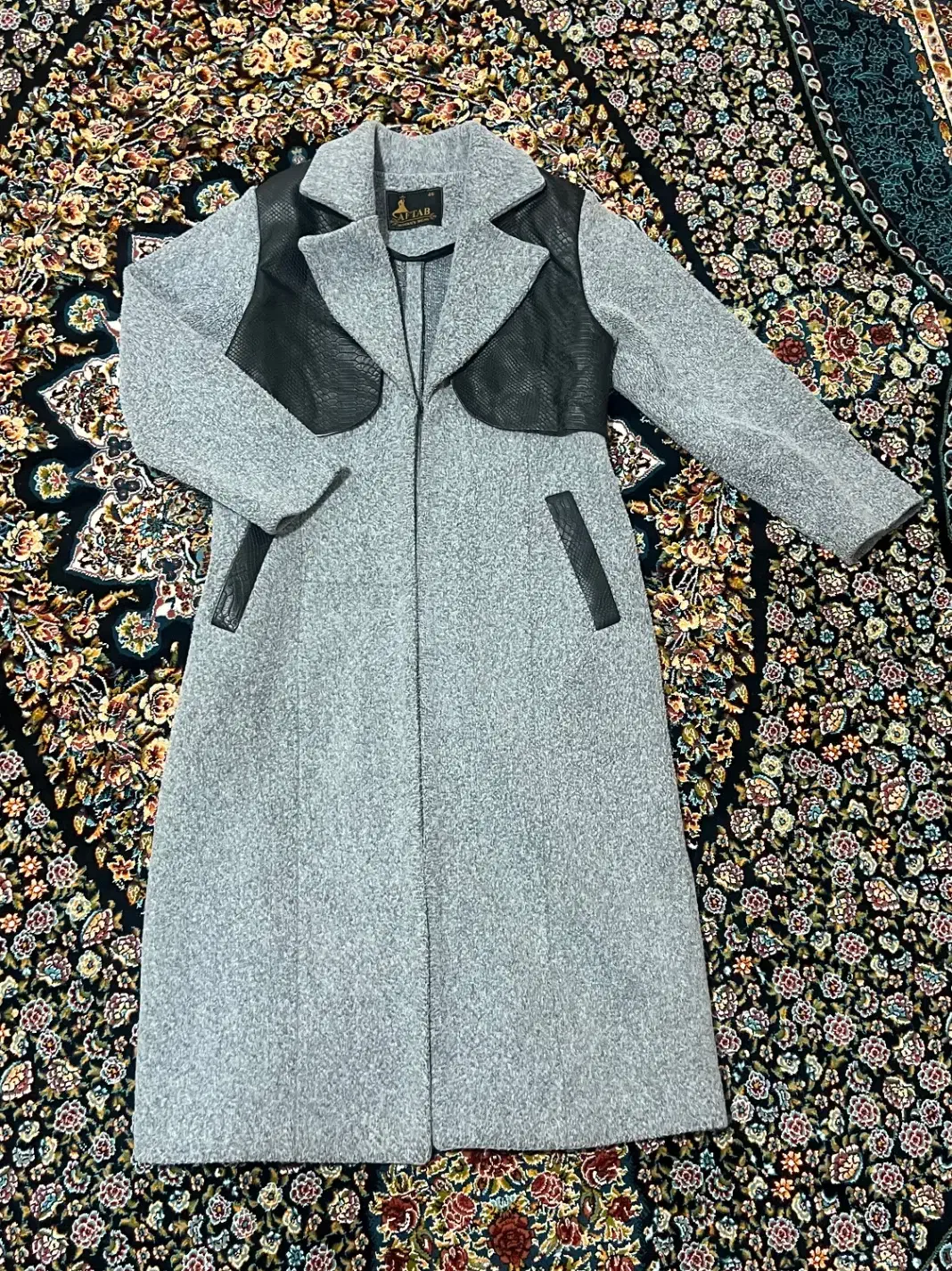 کت پشمی و چرمی|لباس|مهاباد (آذربایجان غربی), |دیوار