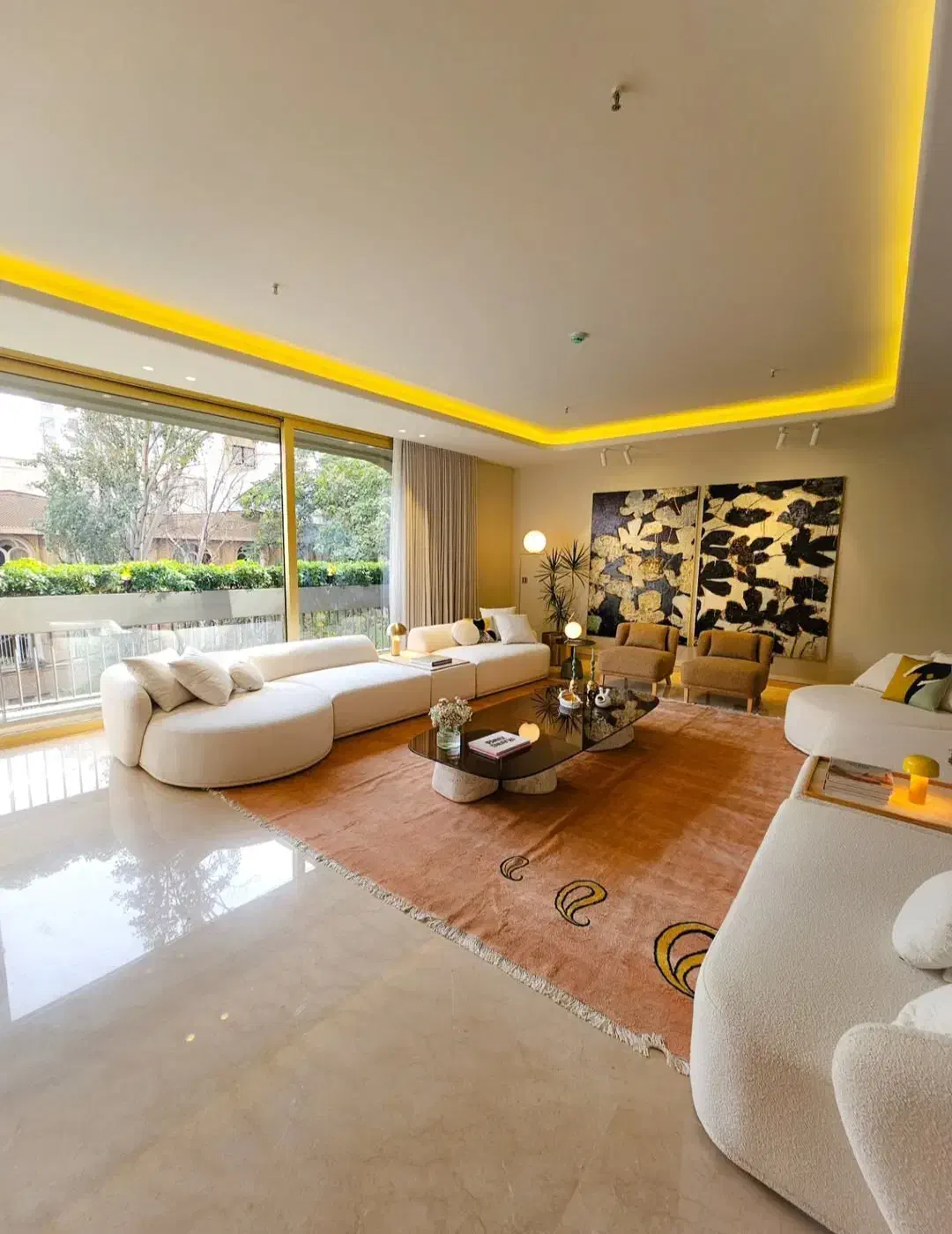 ۳۳۰متر * ۴ خواب * فرنیش  *  مروارید در سعادت اباد