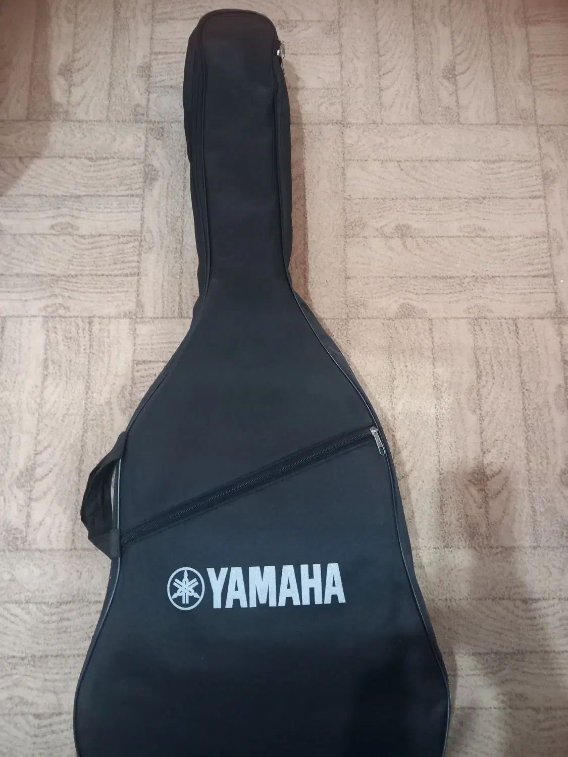 یک عدد گیتار نو یاماها C40 همراه با کاور|گیتار، بیس، امپلیفایر|بروجرد, |دیوار