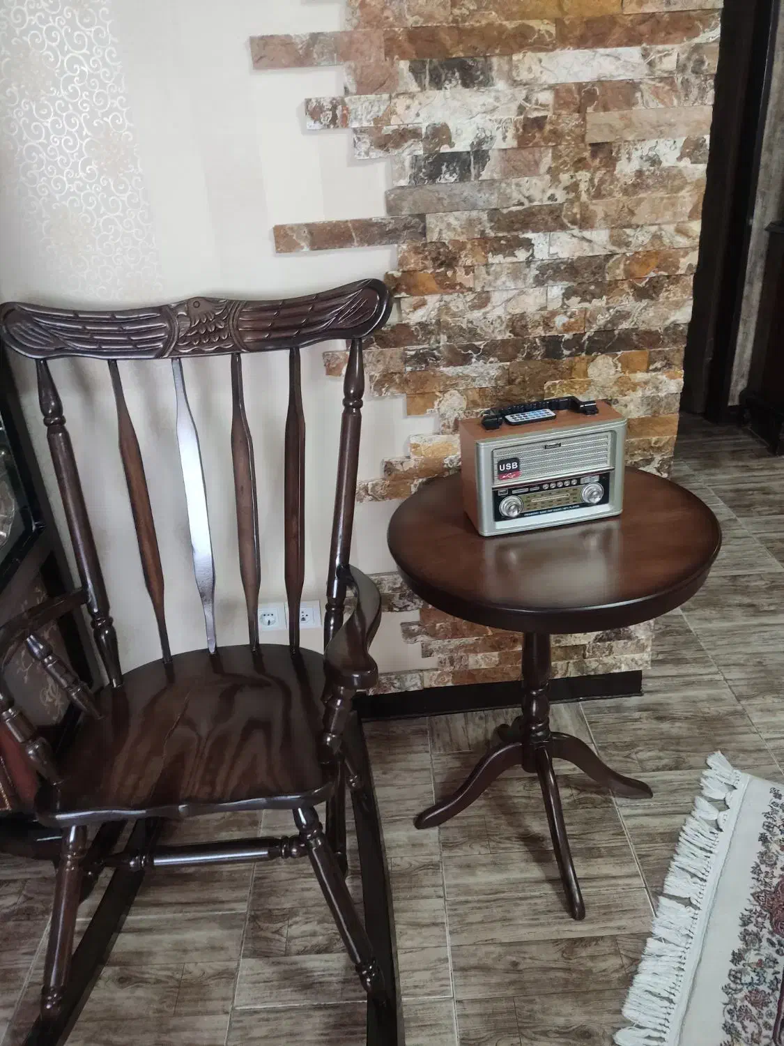 صندلی راک و میز خاطره|مبلمان خانگی و میز عسلی|همدان, |دیوار