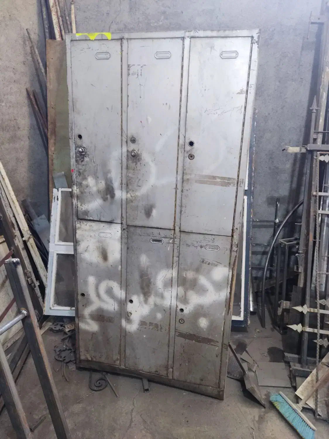 یک کمد رختکن|جاکفشی، کمد، دراور|مشهد, خین عرب|دیوار