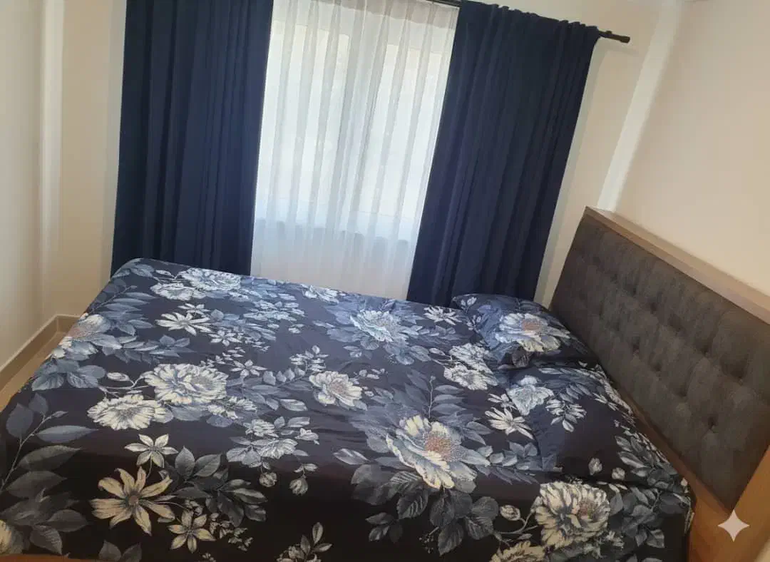 تخت خواب و تشک عرض ۱۴۰|تخت و سرویس خواب|تهران, زعفرانیه|دیوار