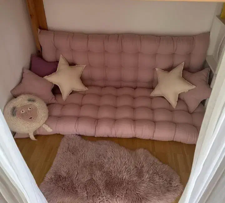 شاه نشین|پشتی|پارس‌آباد, |دیوار