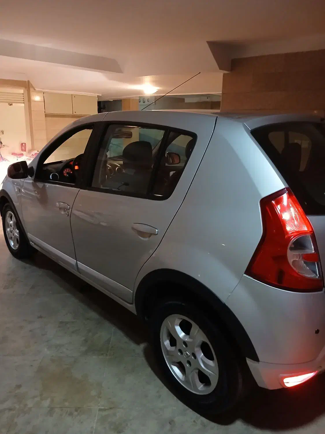 ساندرو ۱۳۹۵ اتوماتیک مشابه صفر|خودرو سواری و وانت|تهران, تهرانپارس غربی|دیوار