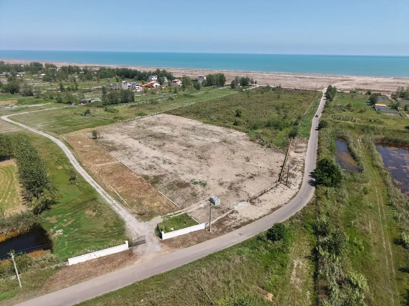 زمین ساحلی در الماس درخشان شرق گیلان منطقه آزاد|فروش زمین و ملک کلنگی|لاهیجان, کوی خزر|دیوار