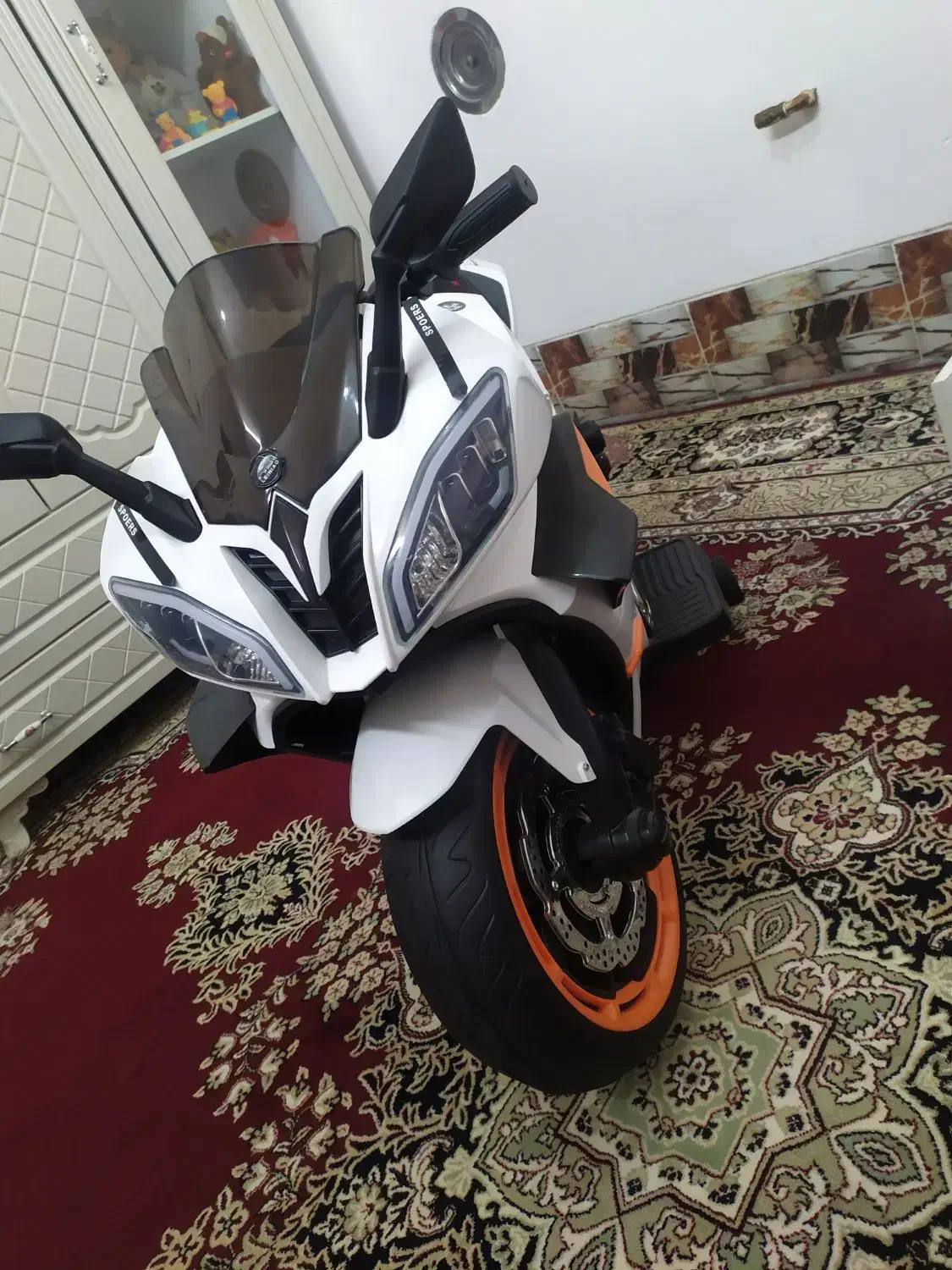 ماشین شارژی کاملا سالم و بی‌عیب|اسباب‌‌بازی|شیراز, وزیرآباد|دیوار