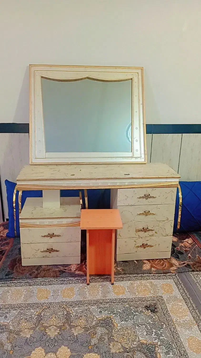 میز آرایش|مبلمان خانگی و میز عسلی|قطور, |دیوار