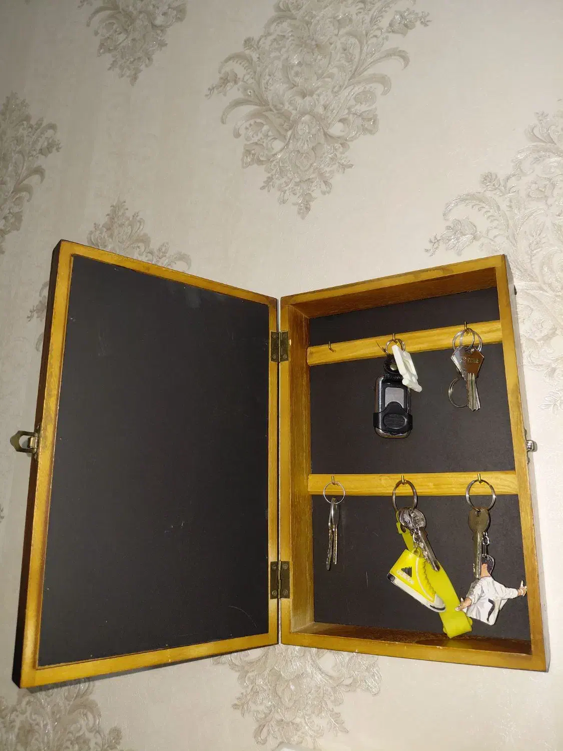 جا کلیدی|کتابخانه، شلف، قفسه‌های دیواری|کرج, کرج نو|دیوار