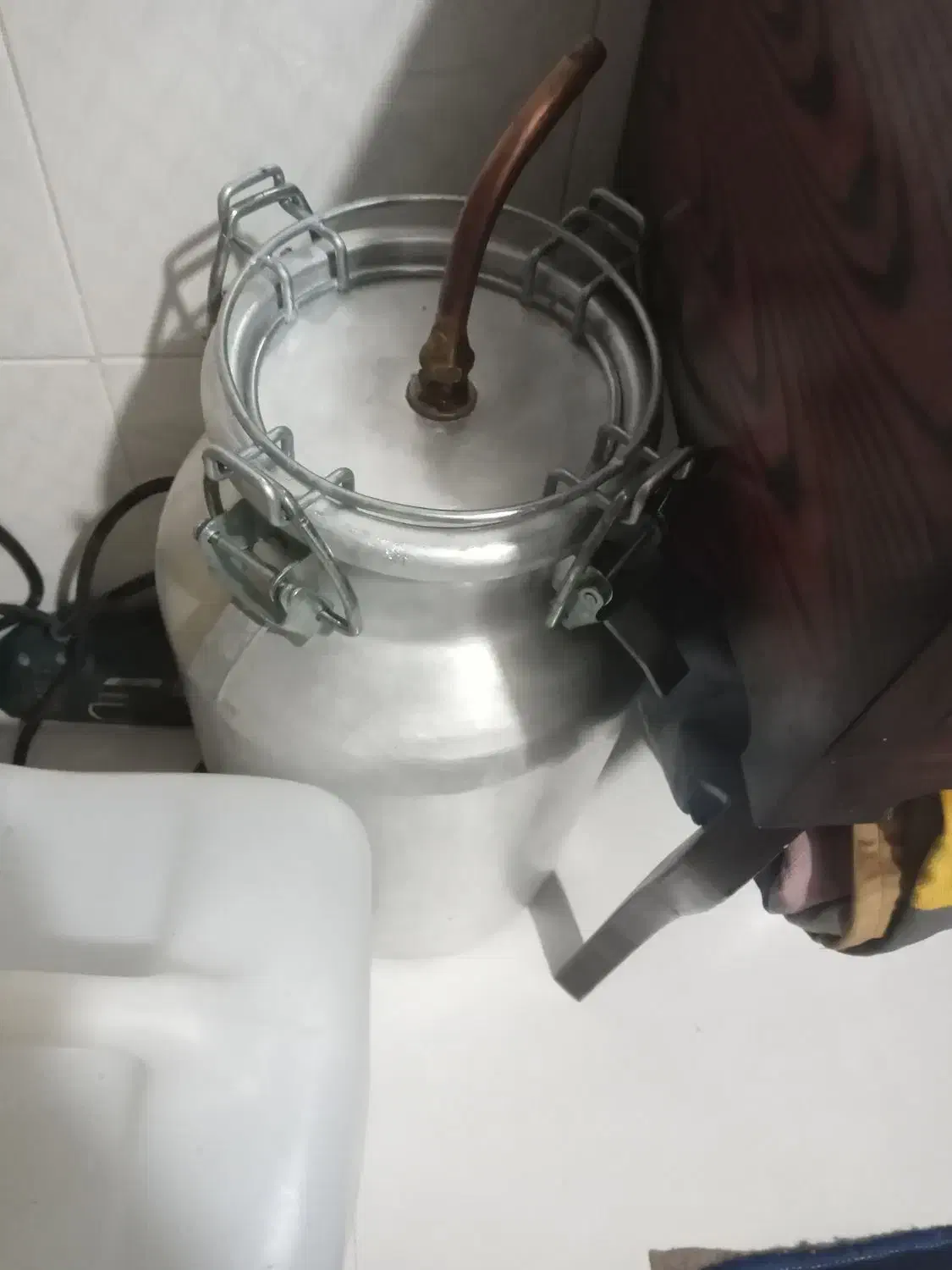 گلاب گیری تقطیر|ظروف پختوپز|قم, قلعه کامکار|دیوار