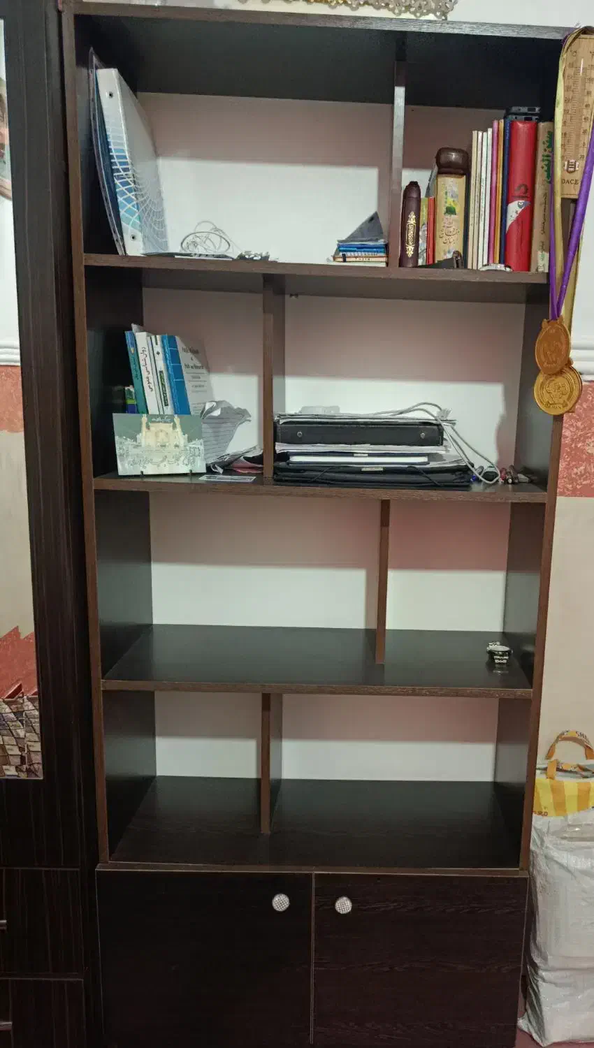 کتابخانه|کتابخانه، شلف، قفسه‌های دیواری|خاش, |دیوار