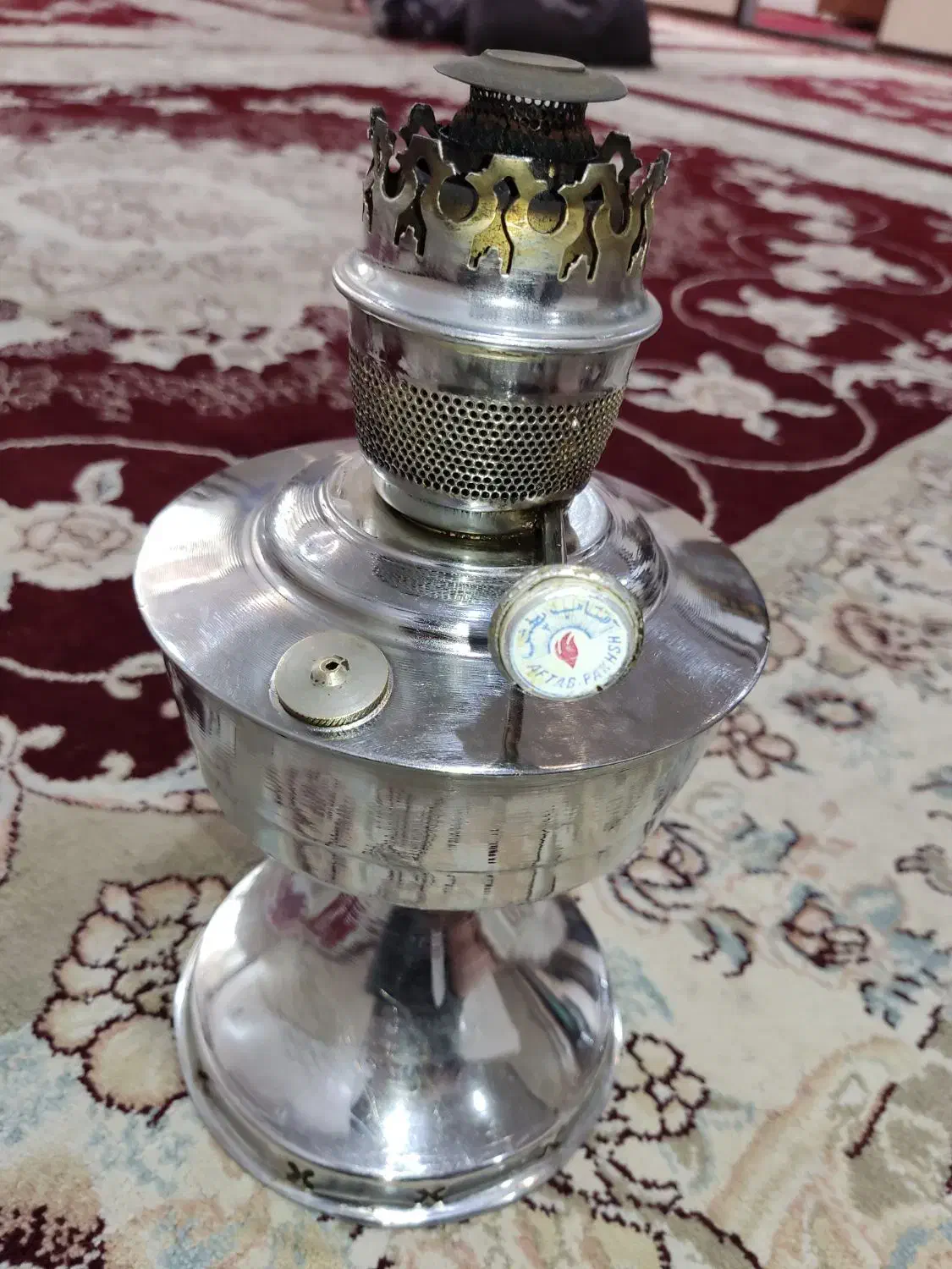 چراغ لمپا قدیمی، سالم و تمیز، بیش از ۵۰ سال قدمت|کلکسیون اشیاء عتیقه|بافق, |دیوار