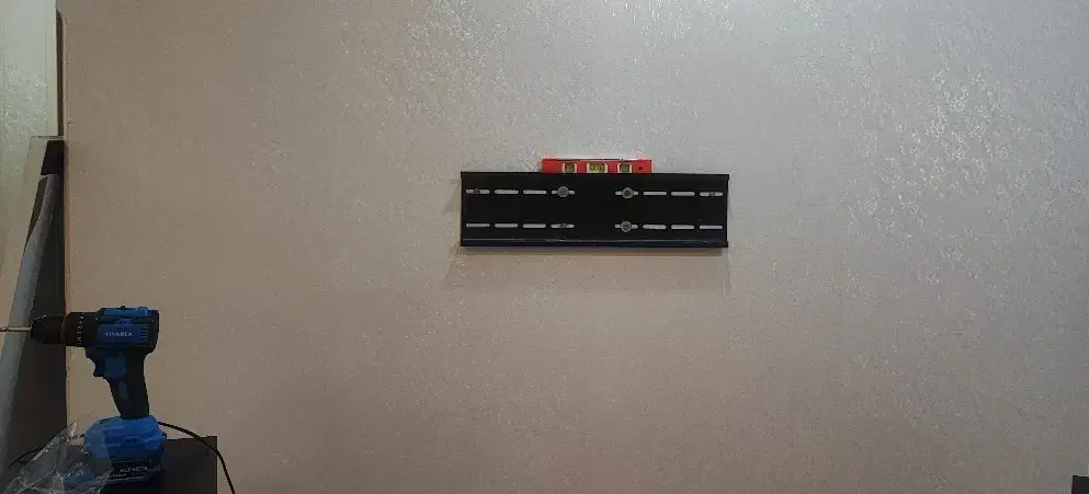 نصب تلویزیون روی دیوار ، جابه‌جایی و نصب دوم|خدمات پیشه و مهارت|تهران, آسمان|دیوار