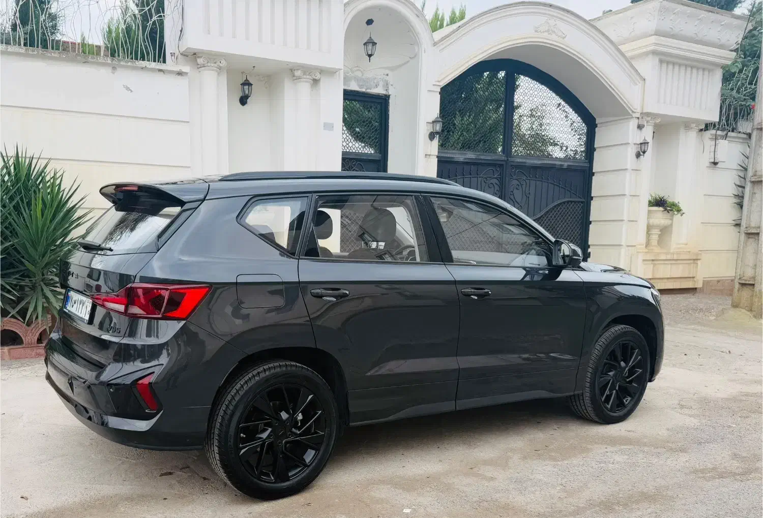 جتا|خودرو سواری و وانت|رشت, معلم|دیوار