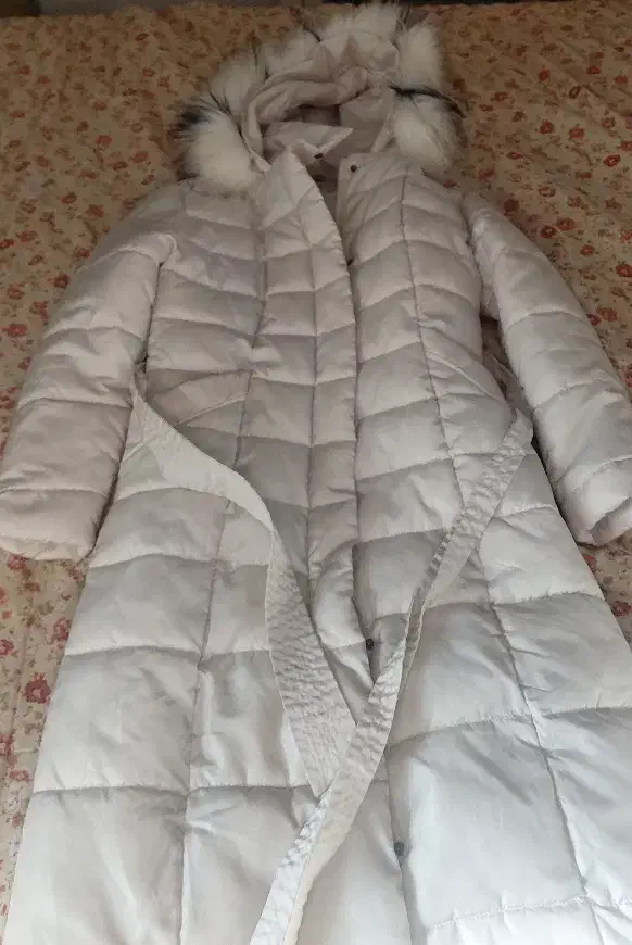 کاپشن بلند|لباس|رودهن, |دیوار