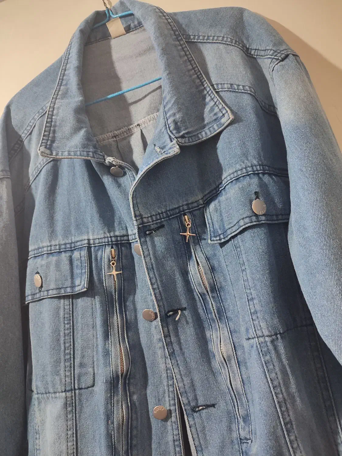 کاپشن و سوئیشرت|لباس|اندیشه, اندیشه فاز ۴|دیوار