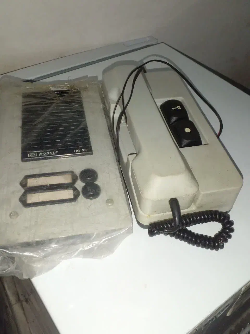 آیفون خانگی نو|تلفن رومیزی|رشت, جانبازان|دیوار