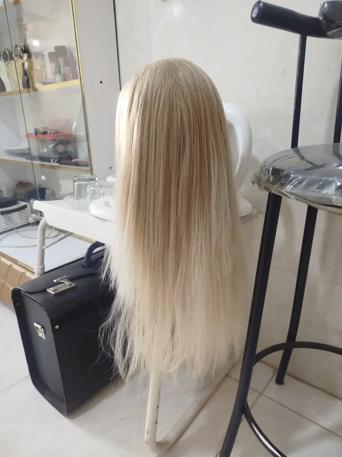 کله مانکن بلوند|آرایشگاه و سالنهای زیبایی|مشکیندشت, |دیوار