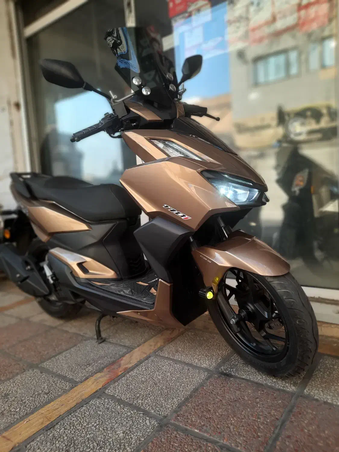 واریو ۱۷۰ کویر کلیک آیروکس مدل ۱۴۰۳ در حد|موتورسیکلت|اندیشه, اندیشه فاز ۱|دیوار