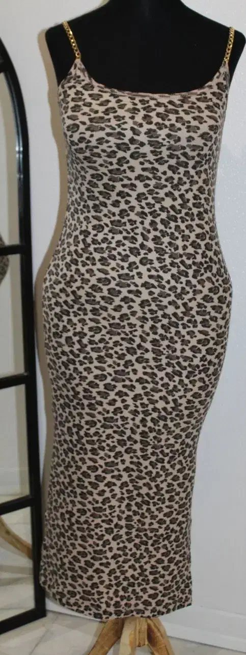 ماکسی پلنگی|لباس|شاهین‌شهر, خانه کارگر|دیوار