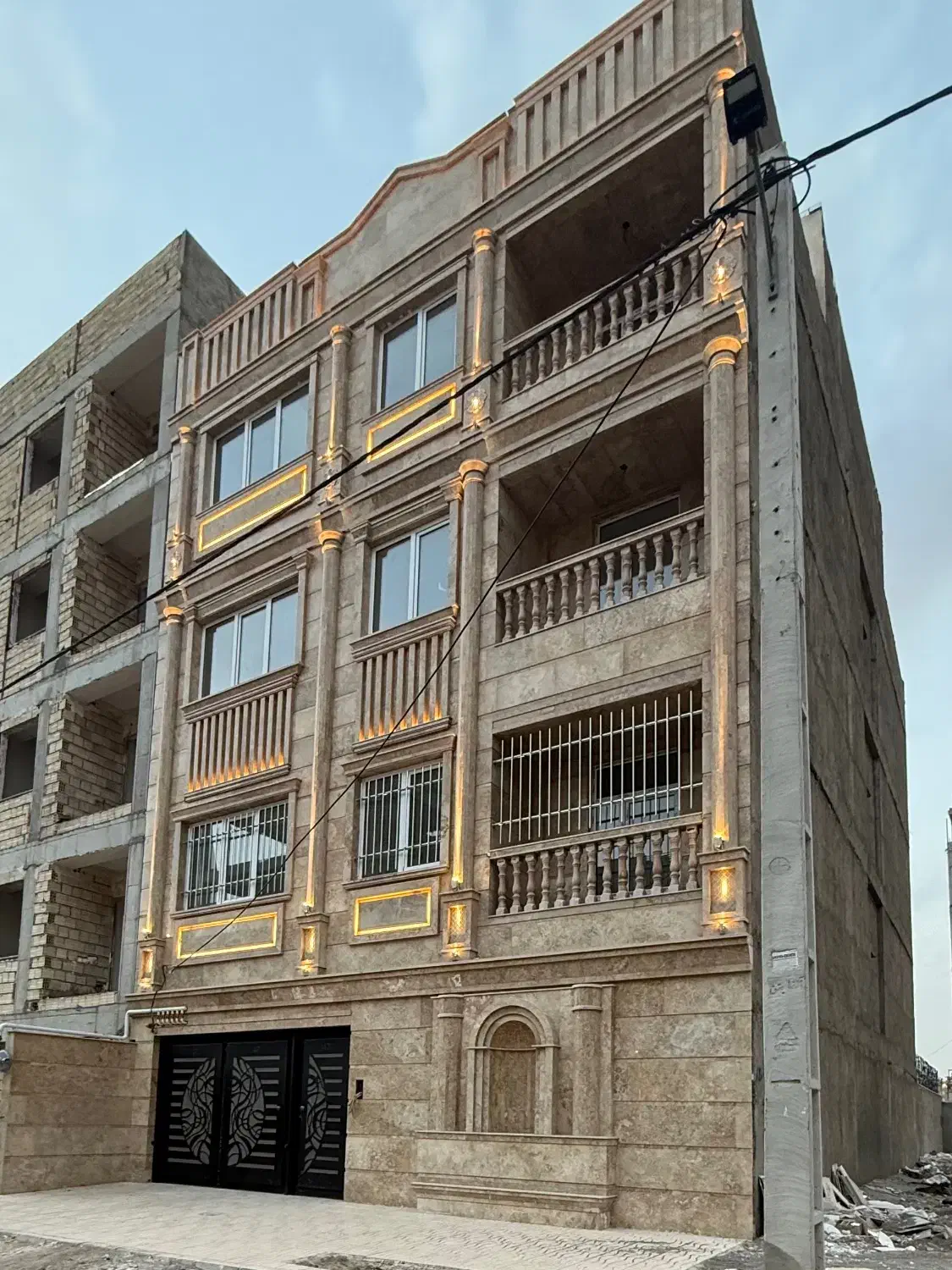 واحد شخصی ساز مهرگان بلوک ۳خام کلید تحویل|فروش آپارتمان|محمدیه-قزوین, |دیوار