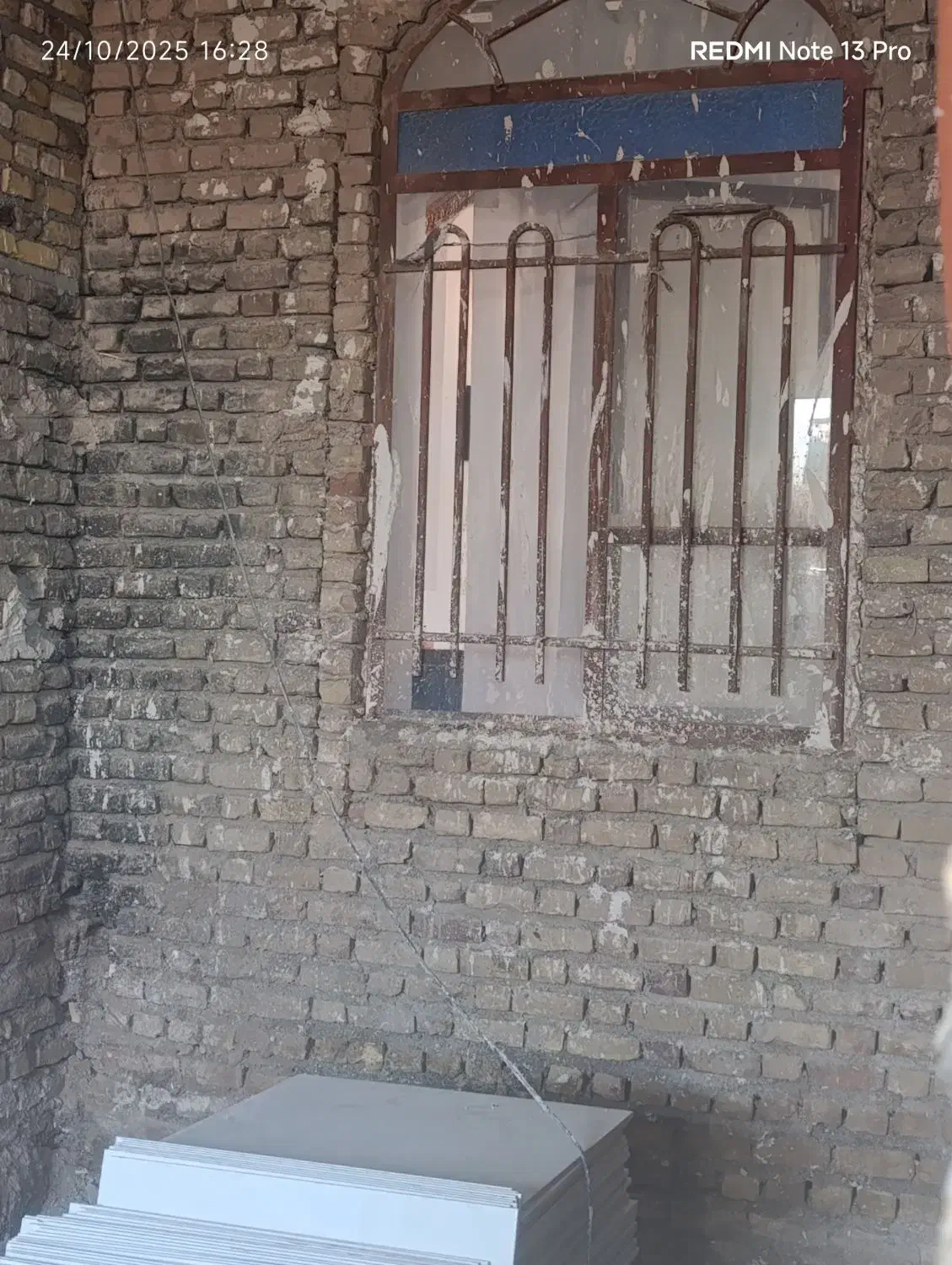 پنجره|مصالح و تجهیزات ساختمان|ششطراز, |دیوار