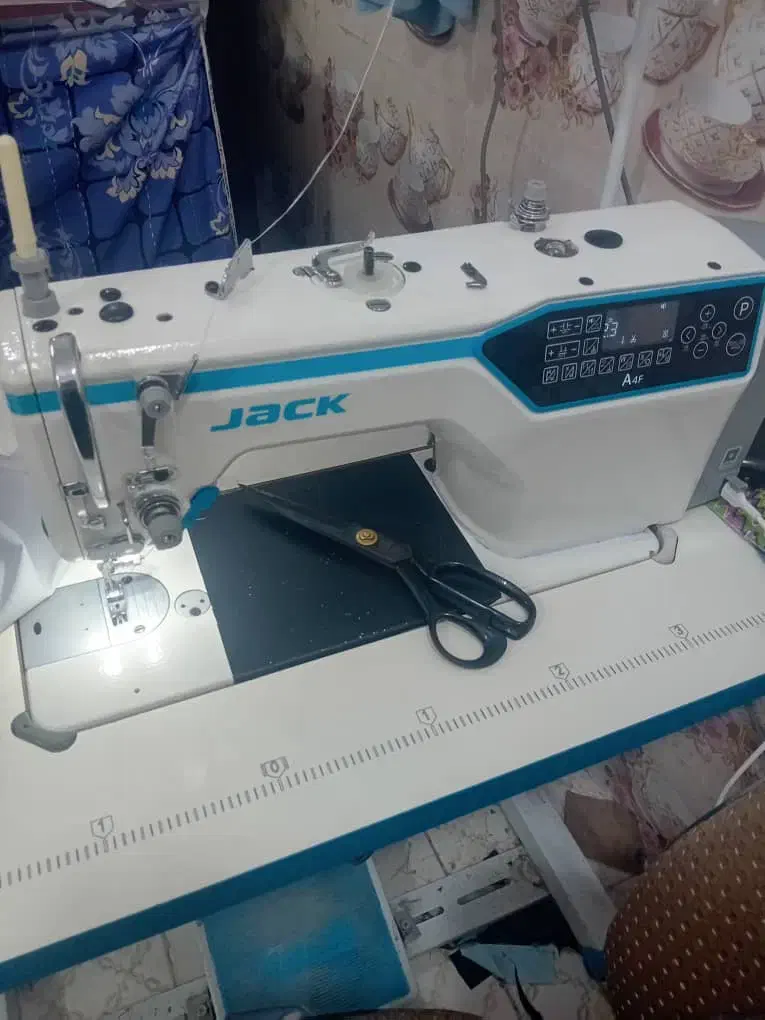 چرخ خیاطی نامنظم|چرخ خیاطی و ریسندگی|سراوان, |دیوار