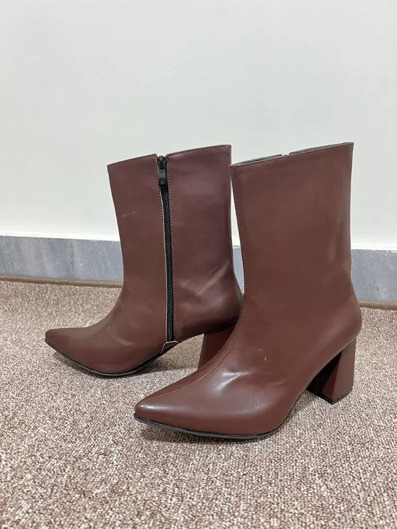 کفش|کیف، کفش، کمربند|علی‌آباد کتول, |دیوار