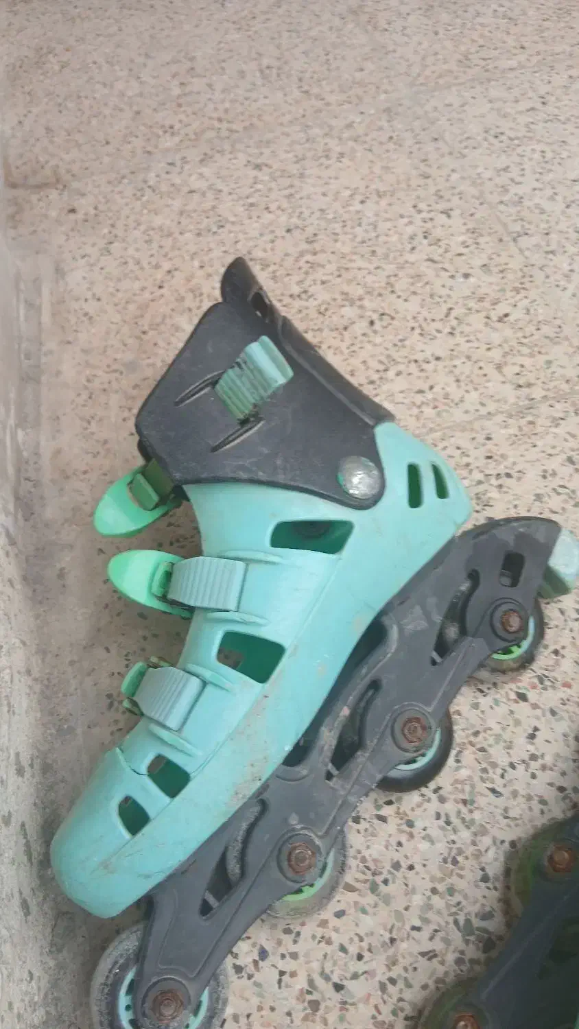 کفش اسکیت سالم در حد نو|دوچرخه، اسکیت، اسکوتر|مسجد سلیمان, |دیوار