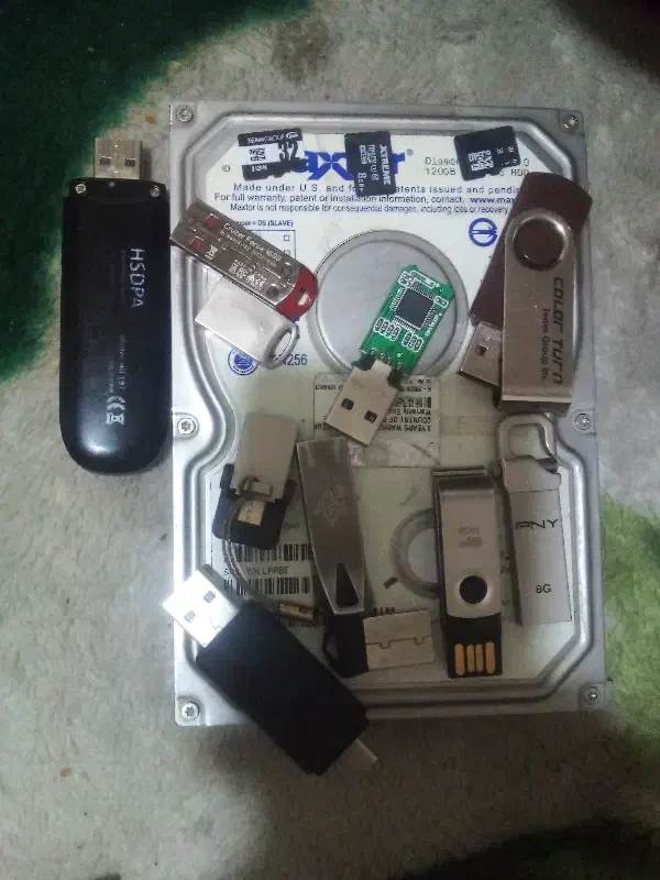 ۱۰عدد یواس بی ۴ تا رم یه هارد HHD مودم سیم کارخور|لوازم جانبی موبایل و تبلت|تهران, تهرانپارس شرقی|دیوار