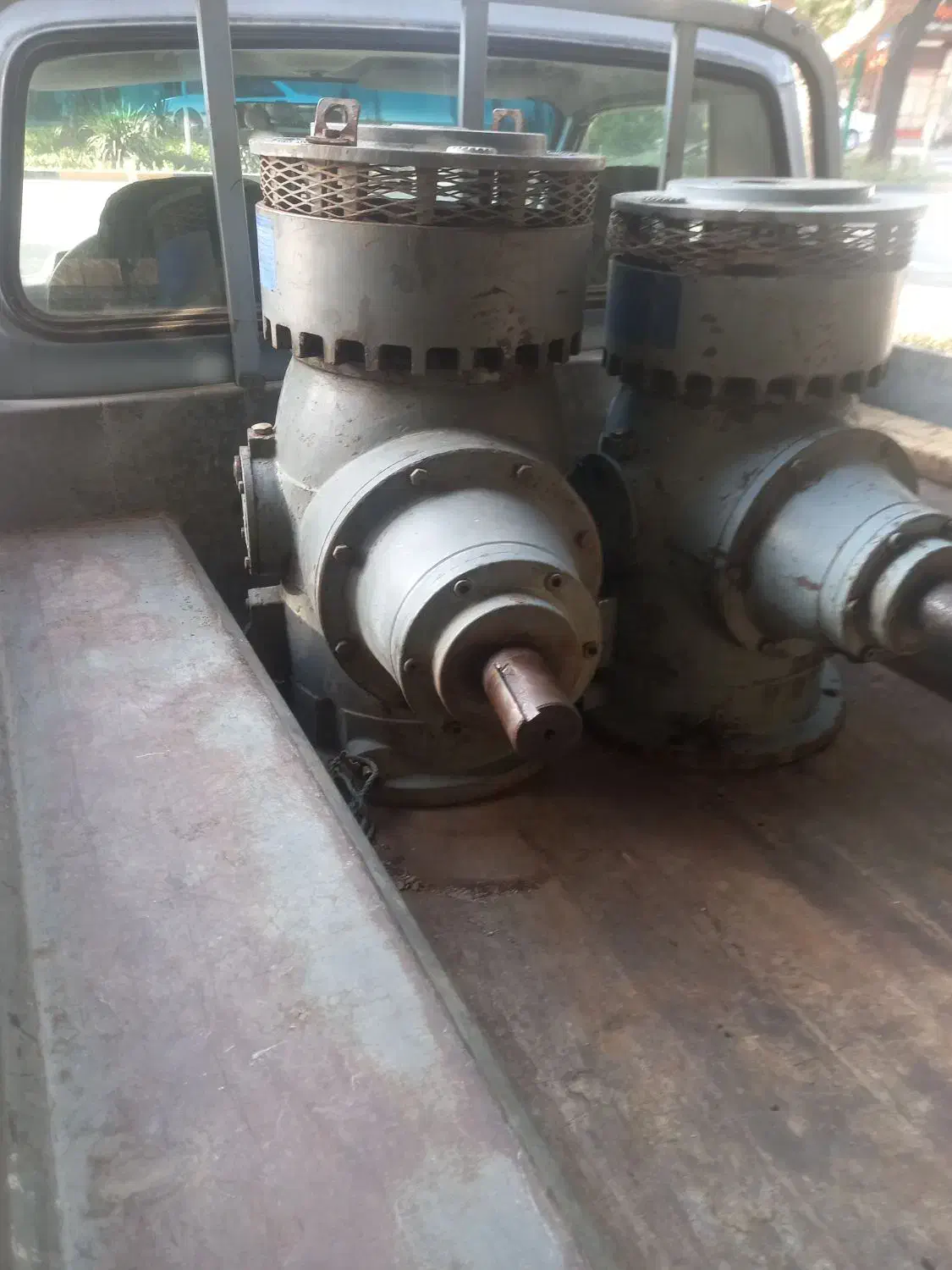 الکتروموتور دینام عمودی افقی شناور جعبه دنده|ماشینآلات صنعتی|اصفهان, نصرآباد|دیوار