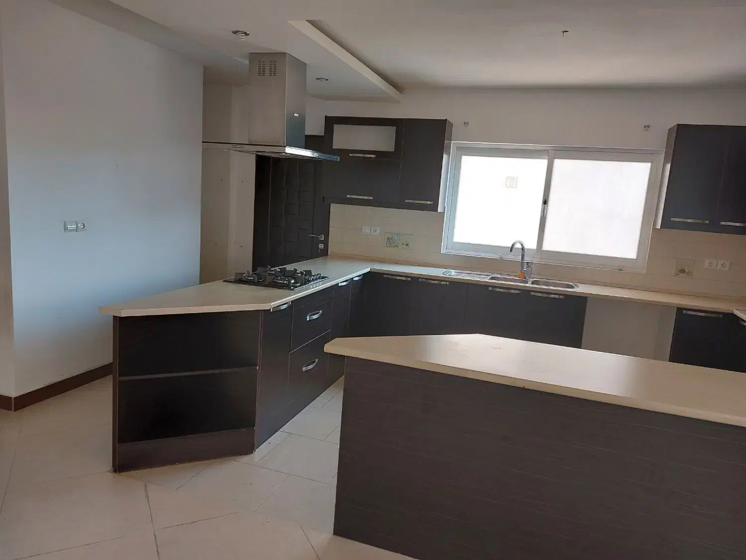 آپارتمان ساحلی ۱۵۰متری تکواحدی ۲خواب نقاشی فول|اجارهٔ آپارتمان|نور, |دیوار