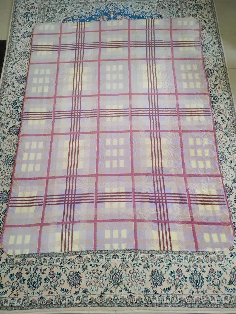 پتو گلبافت مخمل و دو عدد پتو مسافرتی|رختخواب، بالش، پتو|اصفهان, پوریای ولی|دیوار