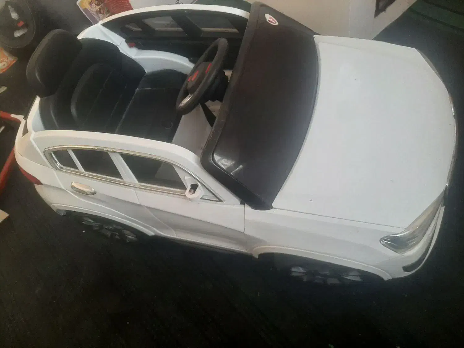 ماشین شارژی در حد نو|اسباب‌بازی بچه|شیروان (خراسان), |دیوار