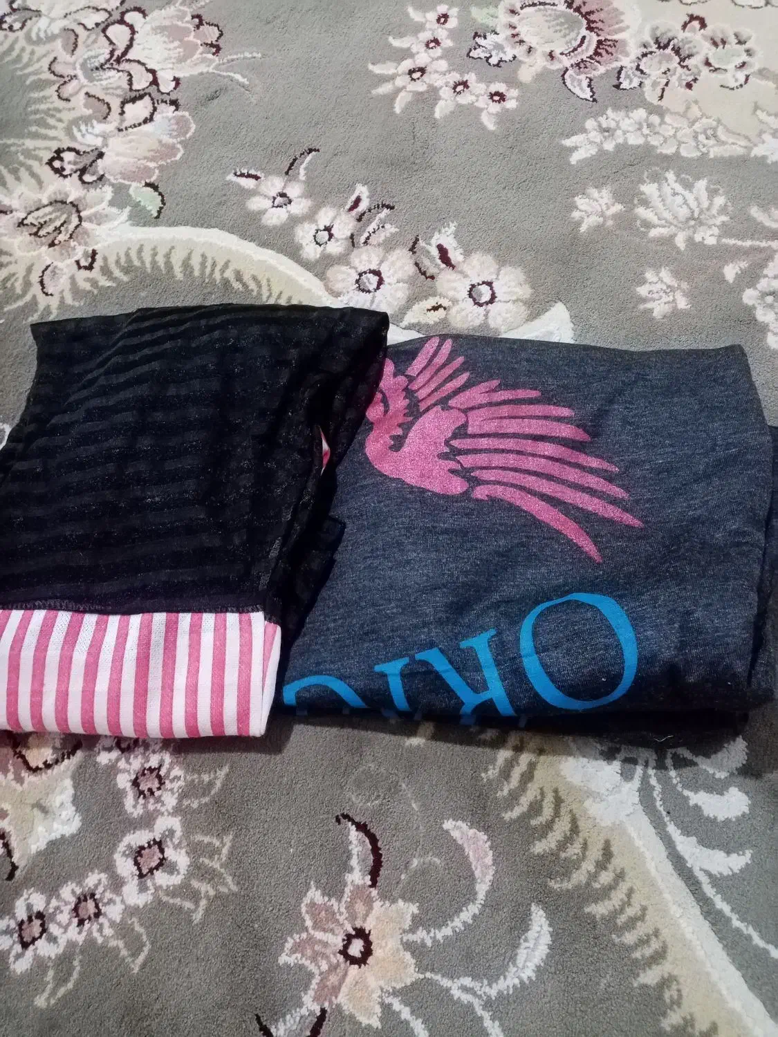 لباس زنانه|لباس|مرودشت, استادیوم‎|دیوار