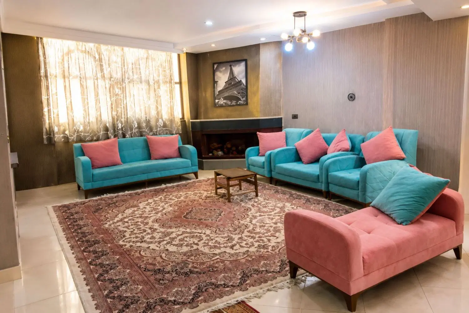 اپارتمان منزل مبله گردشگری پل خواجو پشت صدا سیما|اجارهٔ کوتاه‌مدت آپارتمان و سوئیت|اصفهان, خواجو|دیوار