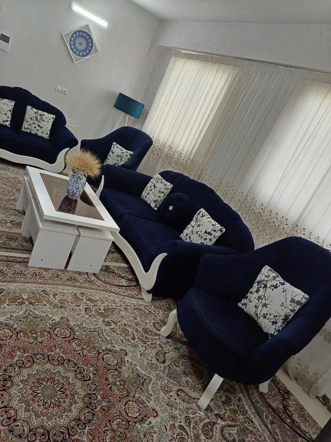 فروش مبل هفت نفره ب همراه جلو مبلی و عسلی|مبلمان خانگی و میز عسلی|فولادشهر, مسکن مهر فولادشهر|دیوار